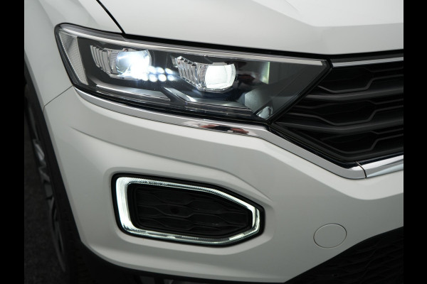 Volkswagen T-Roc 2.0 TSI 4Motion Sport 190pk DSG | Panodak | Adaptive Cruise | Camera | LED Koplampen | Navi | Stuur\Stoelverwaming | Spraakbediening |