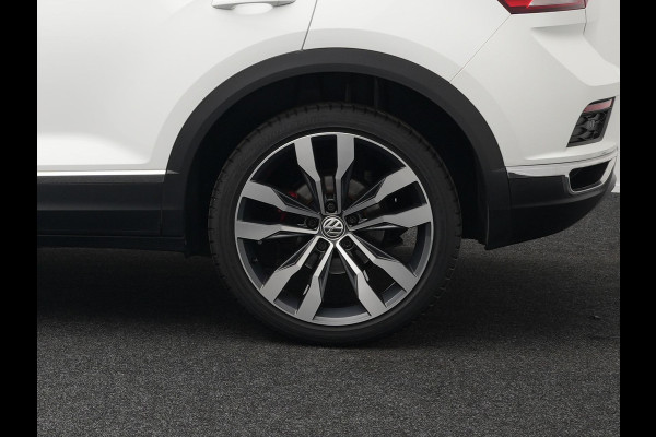 Volkswagen T-Roc 2.0 TSI 4Motion Sport 190pk DSG | Panodak | Adaptive Cruise | Camera | LED Koplampen | Navi | Stuur\Stoelverwaming | Spraakbediening |