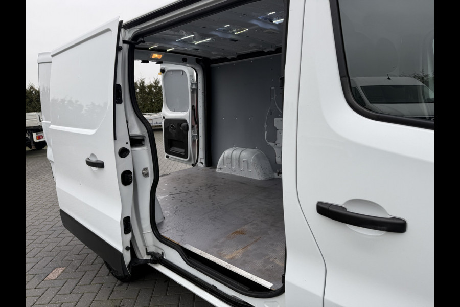 Fiat Talento 2.0 MultiJet 146 PK / L1H1 / 1e EIG. / AIRCO / CRUISE / DAB / TREKHAAK / 3-ZITS