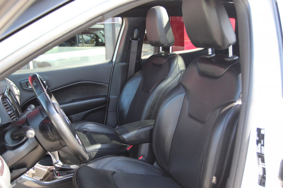 Jeep Compass 1.3T 150 S Automaat Schuif/kantel dak | Volledig lederen bekleding en elektrische voorstoelen