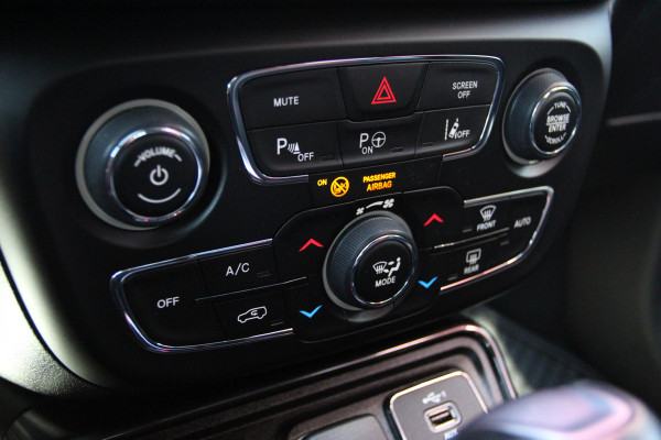 Jeep Compass 1.3T 150 S Automaat Schuif/kantel dak | Volledig lederen bekleding en elektrische voorstoelen