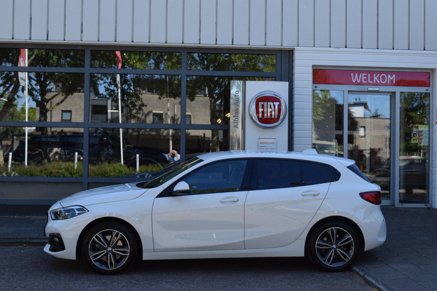 BMW 1-serie 118i Bus.Ed.17"|Sportst.|Led|Digitaal|Carplay|