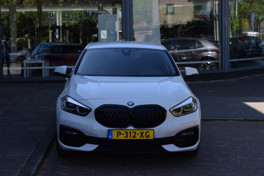 BMW 1-serie 118i Bus.Ed.17"|Sportst.|Led|Digitaal|Carplay|