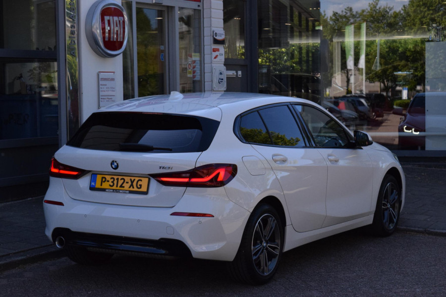 BMW 1-serie 118i Bus.Ed.17"|Sportst.|Led|Digitaal|Carplay|