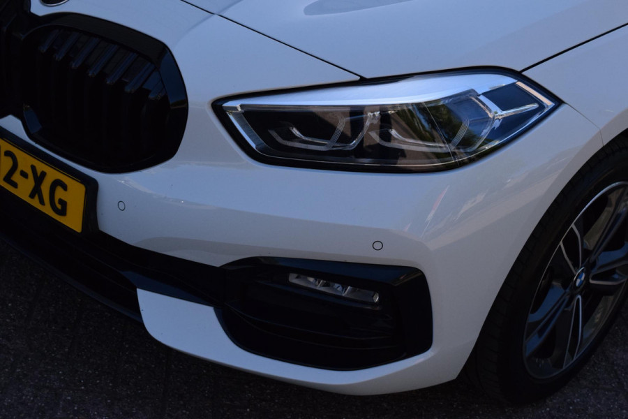 BMW 1-serie 118i Bus.Ed.17"|Sportst.|Led|Digitaal|Carplay|