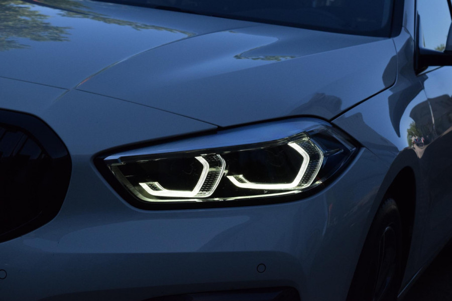 BMW 1-serie 118i Bus.Ed.17"|Sportst.|Led|Digitaal|Carplay|