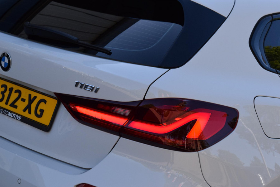 BMW 1-serie 118i Bus.Ed.17"|Sportst.|Led|Digitaal|Carplay|
