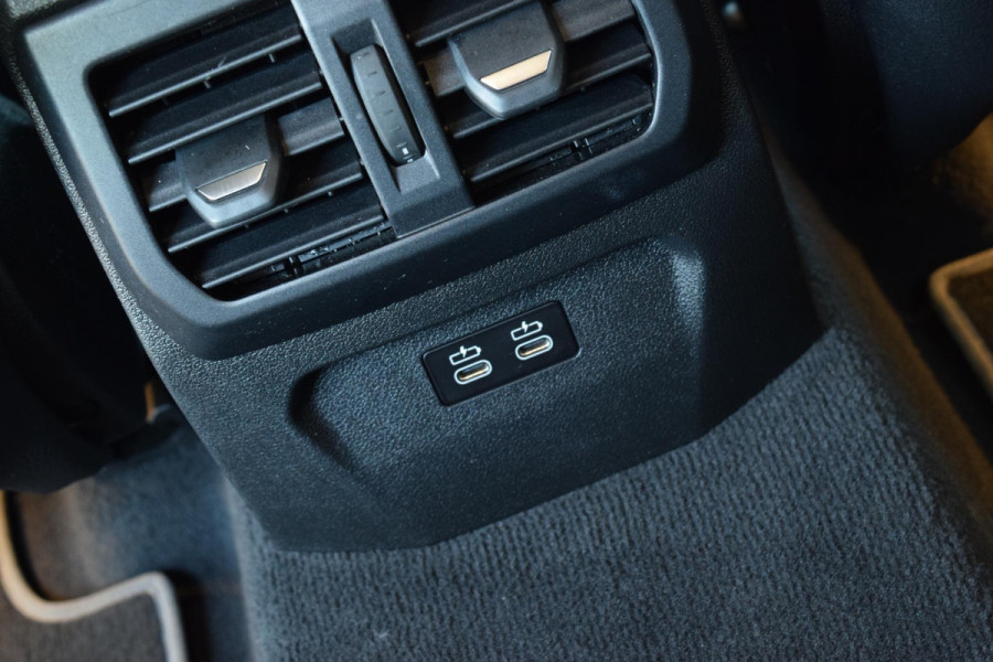 BMW 1-serie 118i Bus.Ed.17"|Sportst.|Led|Digitaal|Carplay|