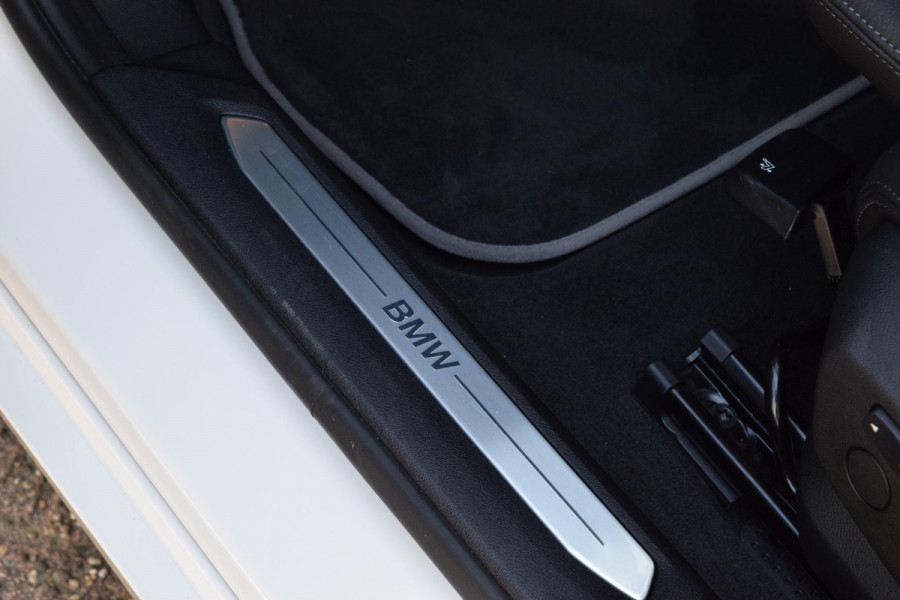 BMW 1-serie 118i Bus.Ed.17"|Sportst.|Led|Digitaal|Carplay|