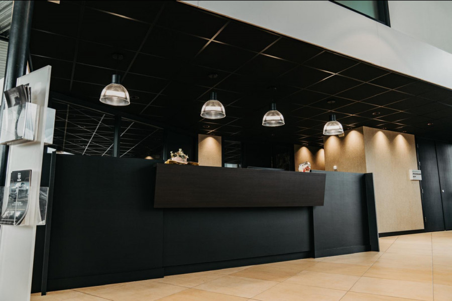 Dodge Ram Limited Night | 5.7 V8 Hemi Full Option | Comfortabele Dubbele Cabine met Royale 5 Zitplaatsen | De Meest Luxe en Volle Pick-Up in zijn Klasse | BPM vrij | Nu Leverbaar uit Voorraad | Voorraad Nr v45lpr