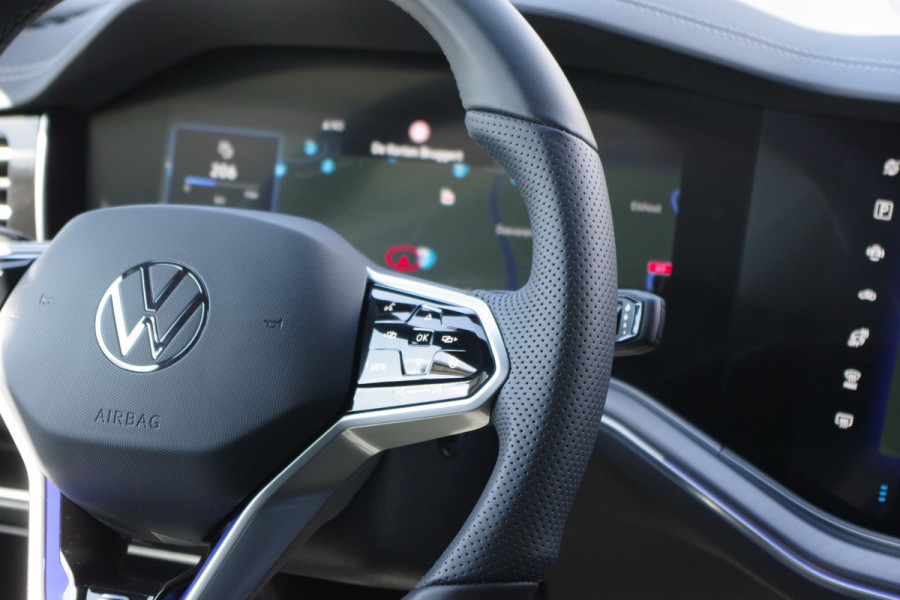Volkswagen Touareg 3.0 TSi eHybrid 463 PK 4MOTION R PHEV, Trekhaak, Panoramadak, Massage, , Dynaudio, 360 Camera, Head-Up