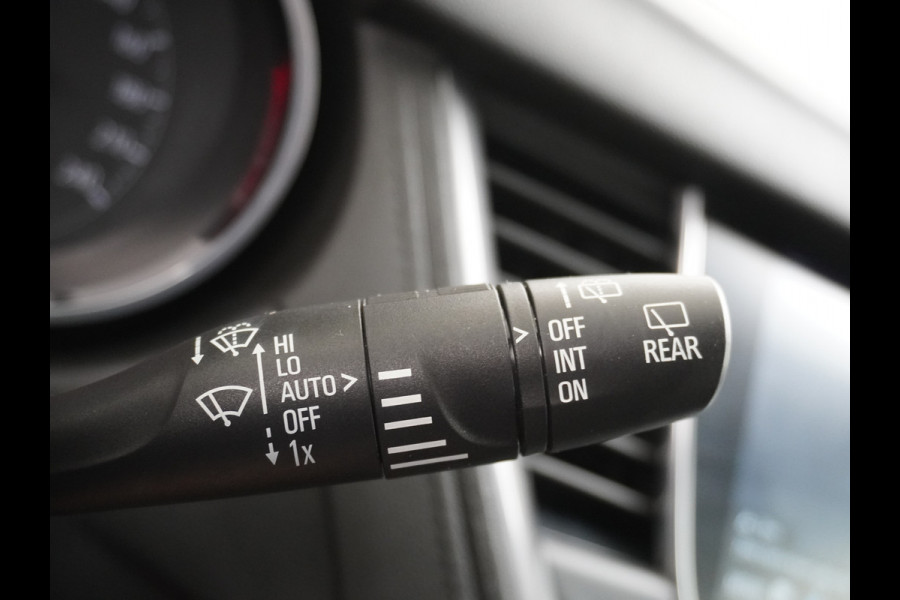 Opel Grandland X T131PK AUT-8 Navi Apple Carplay Android Ecc Elek.Achterklep AGR-Stoelen Stuur/Stoelverwarming Cruise Control Pdc Keyless Led Bus Regen/Lichtsensor Dodehoeksensor Rijstrooksensor Verkeersbordlezer Winterpakket DAB+ Lmv 18" 1.2 Turbo 1e Eigenaar € 35.000 nieuw Origineel Nederlandse auto