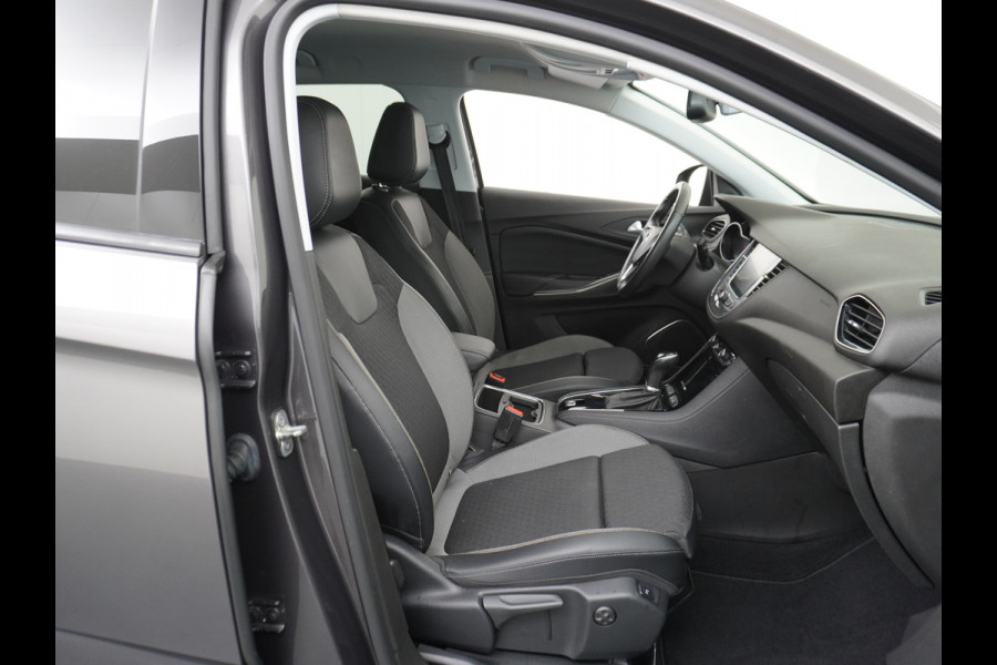 Opel Grandland X T131PK AUT-8 Navi Apple Carplay Android Ecc Elek.Achterklep AGR-Stoelen Stuur/Stoelverwarming Cruise Control Pdc Keyless Led Bus Regen/Lichtsensor Dodehoeksensor Rijstrooksensor Verkeersbordlezer Winterpakket DAB+ Lmv 18" 1.2 Turbo 1e Eigenaar € 35.000 nieuw Origineel Nederlandse auto