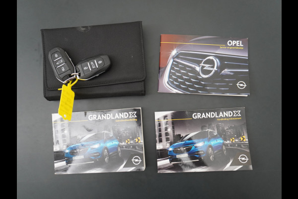 Opel Grandland X T131PK AUT-8 Navi Apple Carplay Android Ecc Elek.Achterklep AGR-Stoelen Stuur/Stoelverwarming Cruise Control Pdc Keyless Led Bus Regen/Lichtsensor Dodehoeksensor Rijstrooksensor Verkeersbordlezer Winterpakket DAB+ Lmv 18" 1.2 Turbo 1e Eigenaar € 35.000 nieuw Origineel Nederlandse auto
