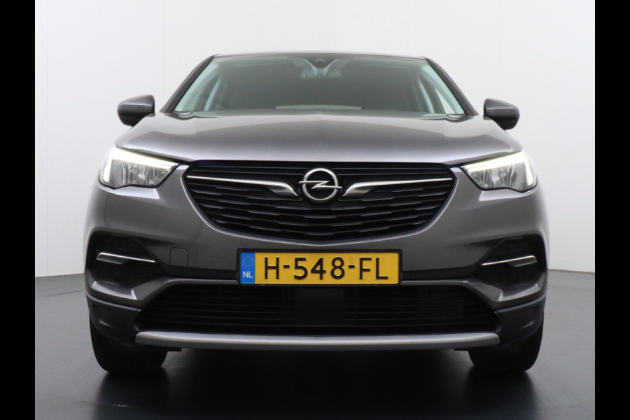 Opel Grandland X T131PK AUT-8 Navi Apple Carplay Android Ecc Elek.Achterklep AGR-Stoelen Stuur/Stoelverwarming Cruise Control Pdc Keyless Led Bus Regen/Lichtsensor Dodehoeksensor Rijstrooksensor Verkeersbordlezer Winterpakket DAB+ Lmv 18" 1.2 Turbo 1e Eigenaar € 35.000 nieuw Origineel Nederlandse auto