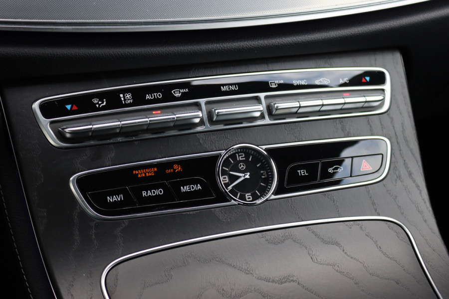 Mercedes-Benz E-Klasse Cabrio 200 AMG Line Premium Aut9 | Airscarf | Burmester | Memory | HUD | Surround Camera | Dodehoekassistent | Intelligent Light System | Cabrioletcomfortpakket |