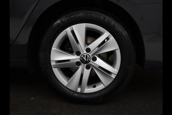 Volkswagen GOLF Variant 1.0 TSI Life Business | Trekhaak | Sfeerverlichting | Apple CarPlay | Stoelverwarming | Cruise Control Adaptief | Navigatie | LMV