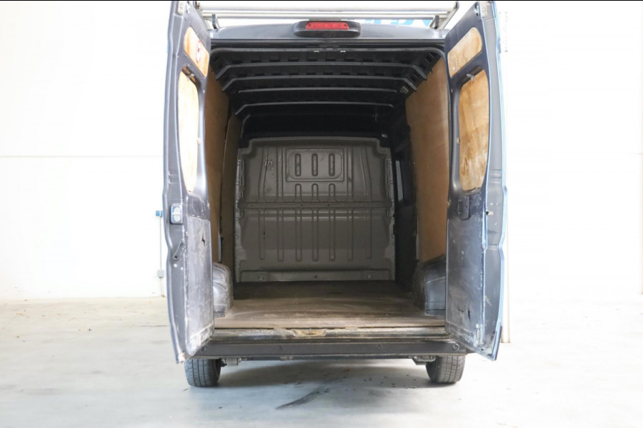 Peugeot Boxer 2.2 BlueHDi 165PK L3/H2 PDC CAMERA NAVI AIRCO IMPERIAAL LEASE V/A € 122,- p.m. INRUIL MOGELIJK