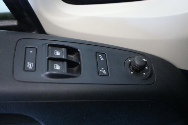 Peugeot Boxer 2.2 BlueHDi 165PK L3/H2 PDC CAMERA NAVI AIRCO IMPERIAAL LEASE V/A € 122,- p.m. INRUIL MOGELIJK