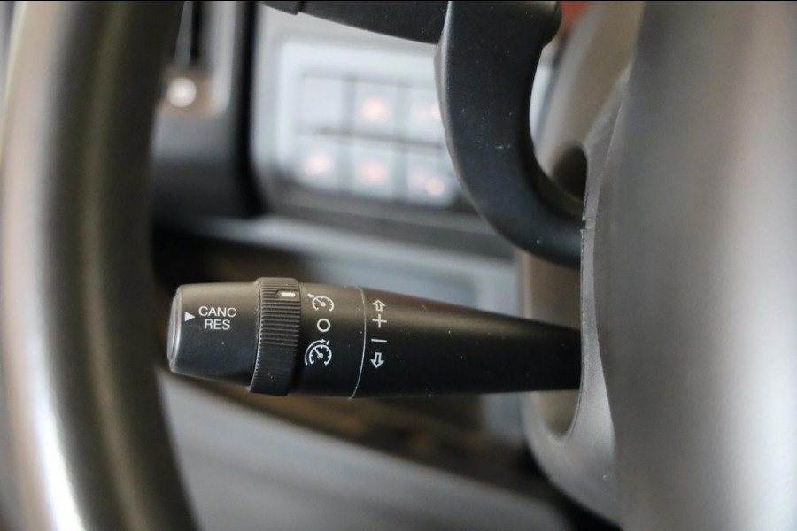 Peugeot Boxer 2.2 BlueHDi 165PK L3/H2 PDC CAMERA NAVI AIRCO IMPERIAAL LEASE V/A € 122,- p.m. INRUIL MOGELIJK