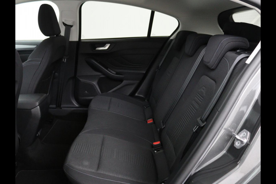Ford Focus 1.5 EcoBoost Active Business | Trekhaak | Apple CarPlay | Stoel & Stuurverwarming | Navigatie | Cruise Control Adaptief | LED | LMV