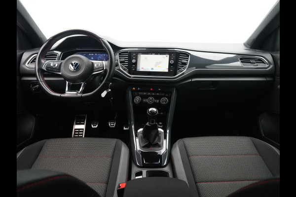 Volkswagen T-Roc 1.5 TSI 150pk Sport Business R Line Navigatie Trekhaak Camera Elek. kofferklep 204