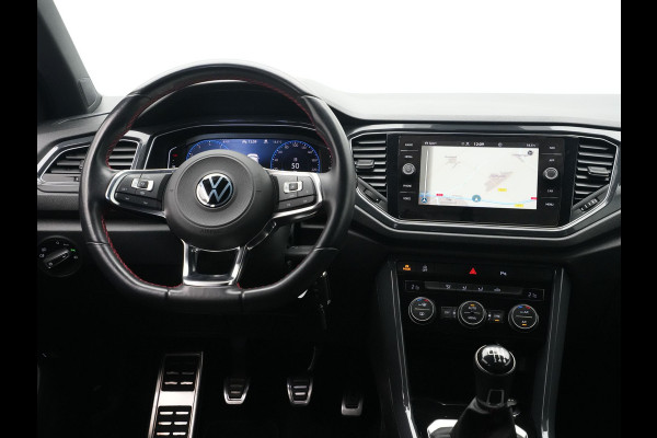 Volkswagen T-Roc 1.5 TSI 150pk Sport Business R Line Navigatie Trekhaak Camera Elek. kofferklep 204
