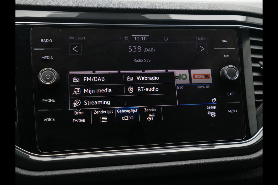 Volkswagen T-Roc 1.5 TSI 150pk Sport Business R Line Navigatie Trekhaak Camera Elek. kofferklep 204