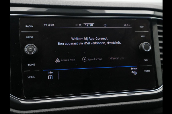 Volkswagen T-Roc 1.5 TSI 150pk Sport Business R Line Navigatie Trekhaak Camera Elek. kofferklep 204