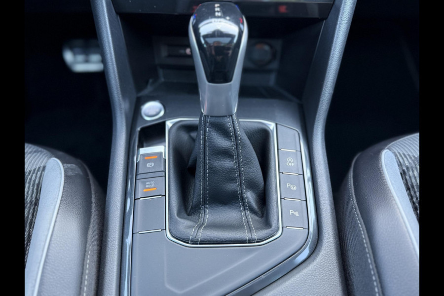 Volkswagen Tiguan 1.5 TSI DSG R-Line Business+ Pano|Trekhaak|Matrix Led|Cam