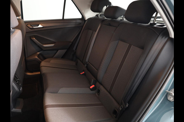Volkswagen T-Roc 1.5 TSI Life Edition 150 pk Automaat (DSG) | Verlengde garantie | Navigatie via App | Parkeersensoren (Park assist) | Achteruitrijcamera | Adaptieve cruise control |