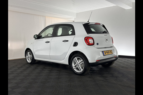 Smart Forfour EQ Essential 18 kWh [ 3-Fase ] (INCL-BTW) Aut. *FULL-LEATHER | AIRCO | CRUISE | DAB+ | COMFORT-SEATS | 15''ALU*