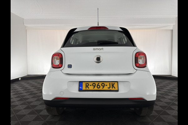 Smart Forfour EQ Essential 18 kWh [ 3-Fase ] (INCL-BTW) Aut. *FULL-LEATHER | AIRCO | CRUISE | DAB+ | COMFORT-SEATS | 15''ALU*
