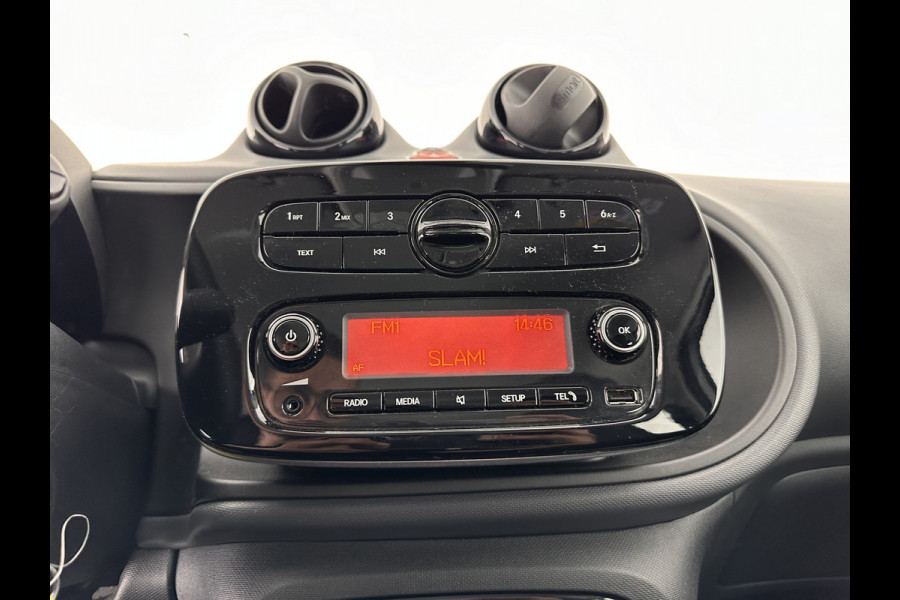 Smart Forfour EQ Essential 18 kWh [ 3-Fase ] (INCL-BTW) Aut. *FULL-LEATHER | AIRCO | CRUISE | DAB+ | COMFORT-SEATS | 15''ALU*