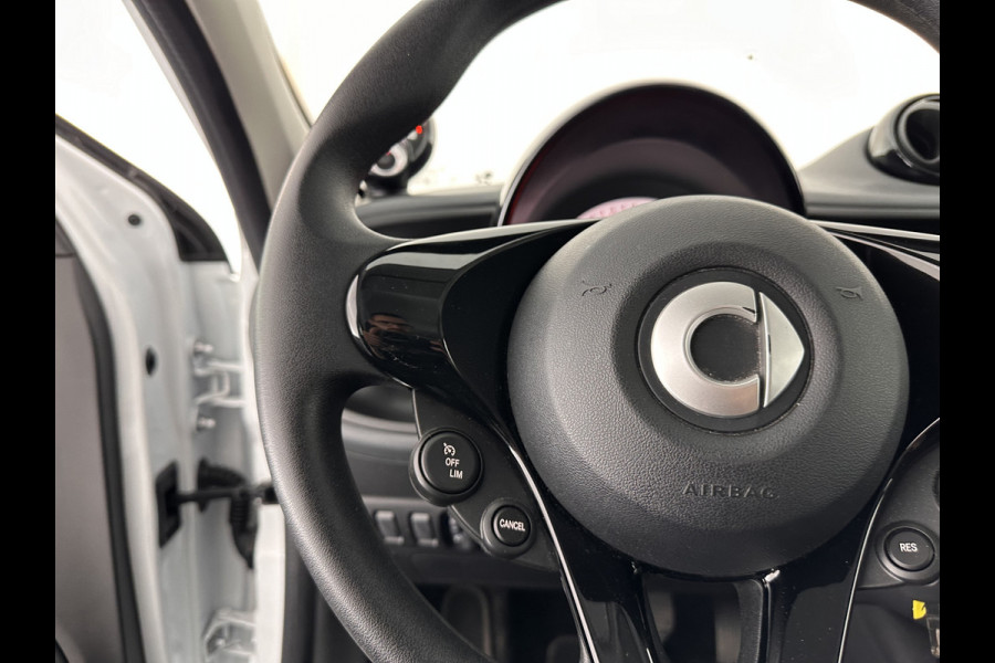 Smart Forfour EQ Essential 18 kWh [ 3-Fase ] (INCL-BTW) Aut. *FULL-LEATHER | AIRCO | CRUISE | DAB+ | COMFORT-SEATS | 15''ALU*