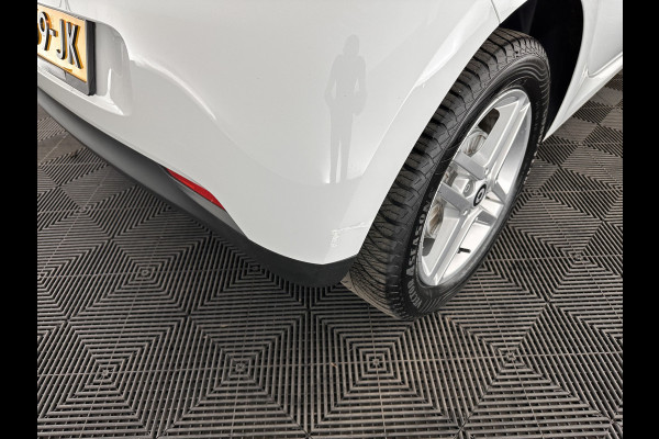 Smart Forfour EQ Essential 18 kWh [ 3-Fase ] (INCL-BTW) Aut. *FULL-LEATHER | AIRCO | CRUISE | DAB+ | COMFORT-SEATS | 15''ALU*