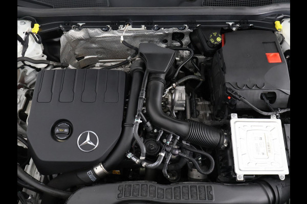 Mercedes-Benz CLA-Klasse SHOOTING BRAKE 180 BUSINESS AUTOM.NL AUTO 1e EIG BLACKLINE PANODAK. WIDESCREEN. GARANTIE TOT 2 JAAR*