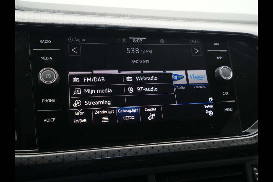 Volkswagen T-Cross 1.0 TSI 110pk DSG Style Navigatie Carplay LED PDC Sfeerverlichting 95