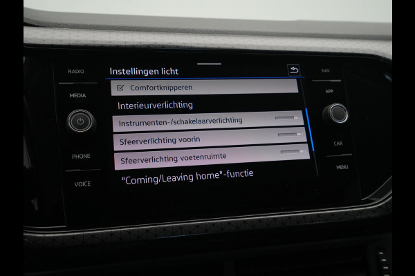 Volkswagen T-Cross 1.0 TSI 110pk DSG Style Navigatie Carplay LED PDC Sfeerverlichting 95