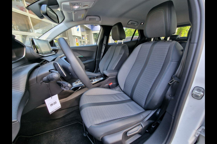 Peugeot 2008 1.2 PureTech Allure|Automaat|12.603km|Clima|Navi|Carplay|PDC|17-inch|