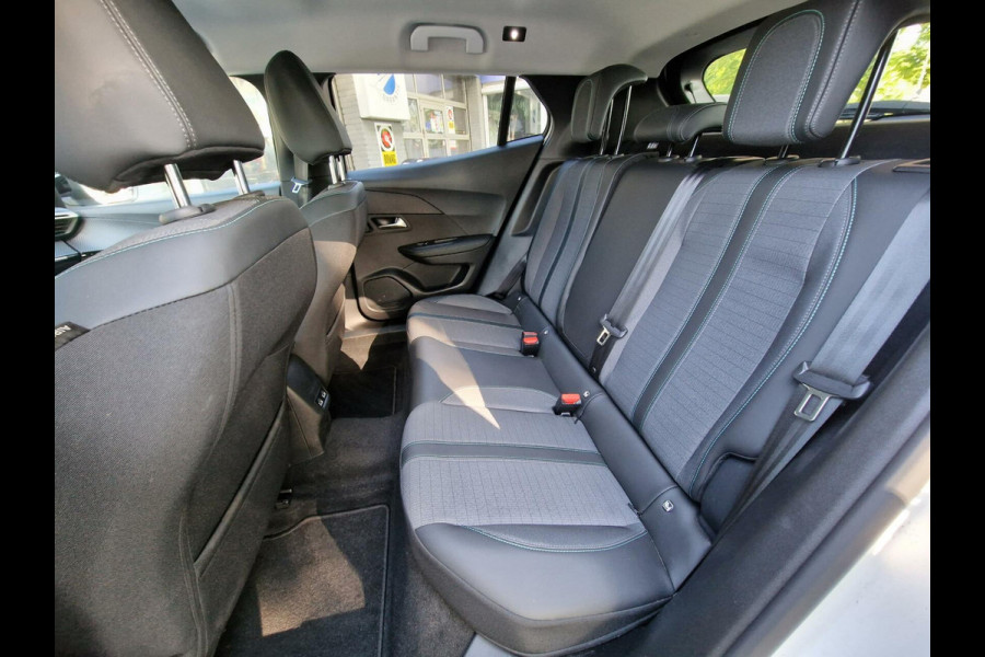 Peugeot 2008 1.2 PureTech Allure|Automaat|12.603km|Clima|Navi|Carplay|PDC|17-inch|