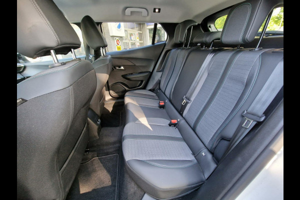 Peugeot 2008 1.2 PureTech Allure|Automaat|12.603km|Clima|Navi|Carplay|PDC|17-inch|