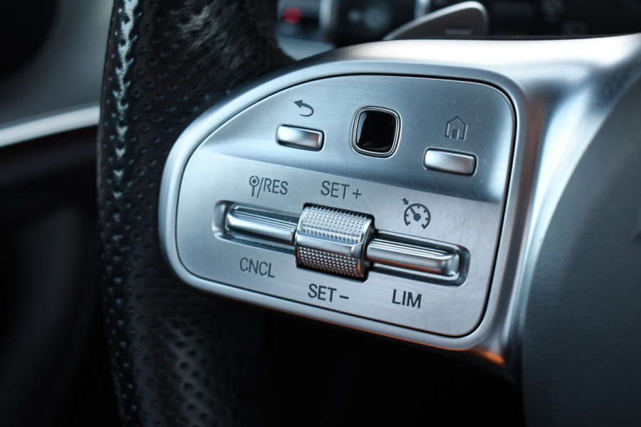 Mercedes-Benz E-Klasse Estate 300 de AMG Pano HUD Cam