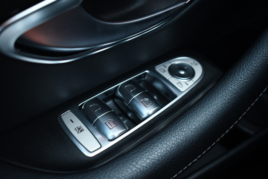 Mercedes-Benz E-Klasse Estate 300 de AMG Pano HUD Cam