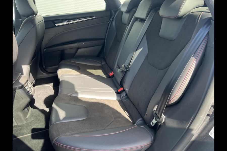 Ford Mondeo Wagon 2.0 IVCT HEV ST-Line 187pk | Stoelverwarming | Full LED | Sony Audio/Navigatie | Elek. Achterklep | Half leder alcantara