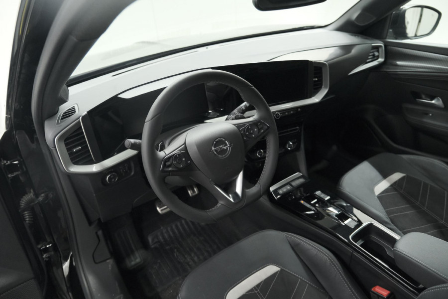 Opel Mokka 130 Turbo AT8 Ultimate | Camera | Dodehoekdetectie | Massage | Adaptieve Cruise Control
