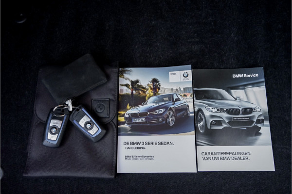 BMW 3-serie 320i High Ex Shadow M-Sport Leder LED 19"