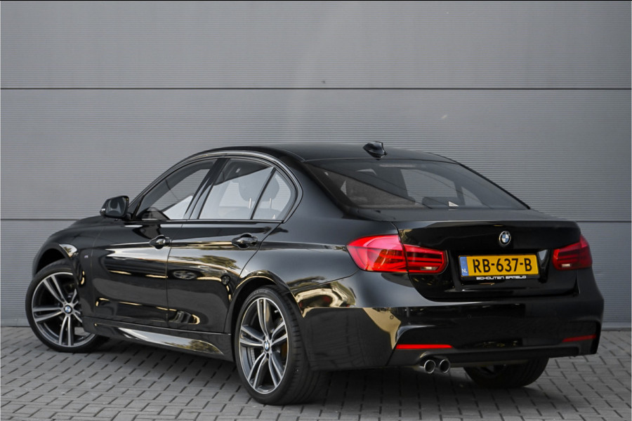 BMW 3-serie 320i High Ex Shadow M-Sport Leder LED 19"