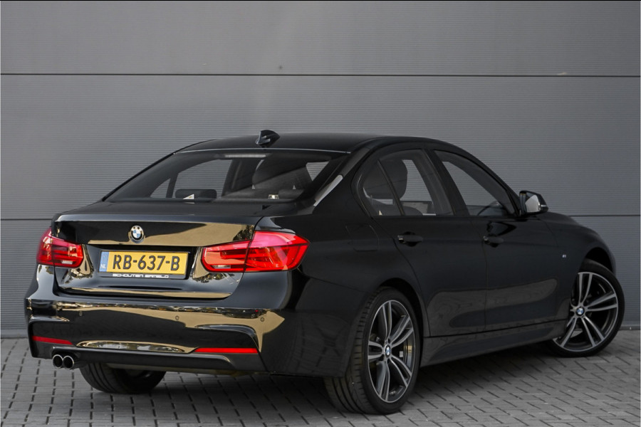 BMW 3-serie 320i High Ex Shadow M-Sport Leder LED 19"