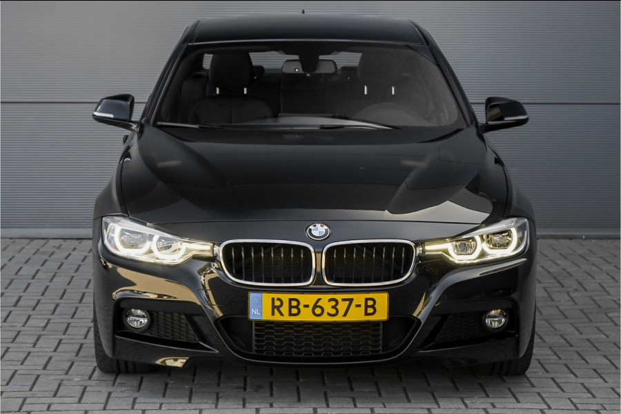 BMW 3-serie 320i High Ex Shadow M-Sport Leder LED 19"